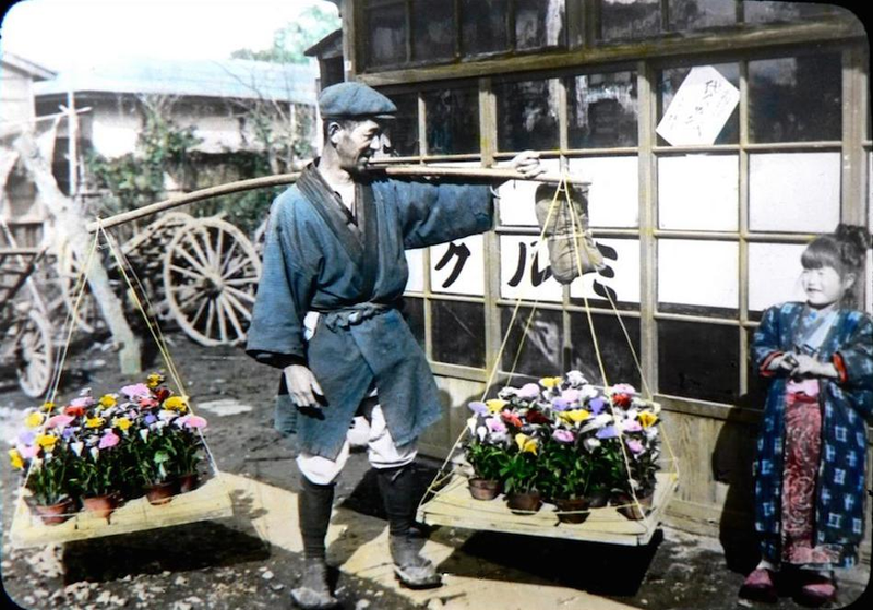 Illustration for article titled Hand-Colored Photos Turn Early 20th Century Japan Into A Dream World
